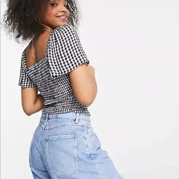 Gingham Top with Flutter Sleeves - Picture 3 of 8